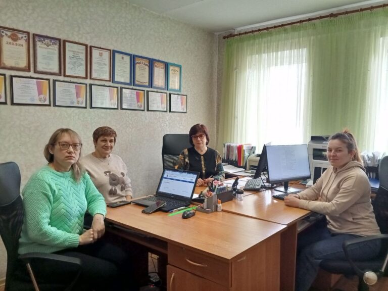 Социальный консилиум ради семьи: в Немане обсудили помощь семьям в кризисе