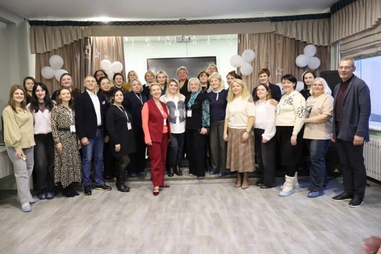Сохранить семью для ребёнка: практика помощи зависимым родителям представлена на конференции НКО
